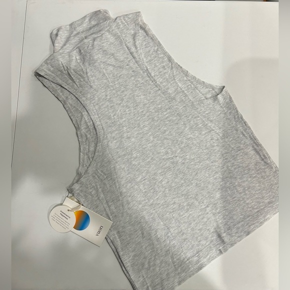 Vuori Women's Medium Cove Funnel Neck Tank Light Heather Grey NWT Stretch Knit - Picture 4 of 7